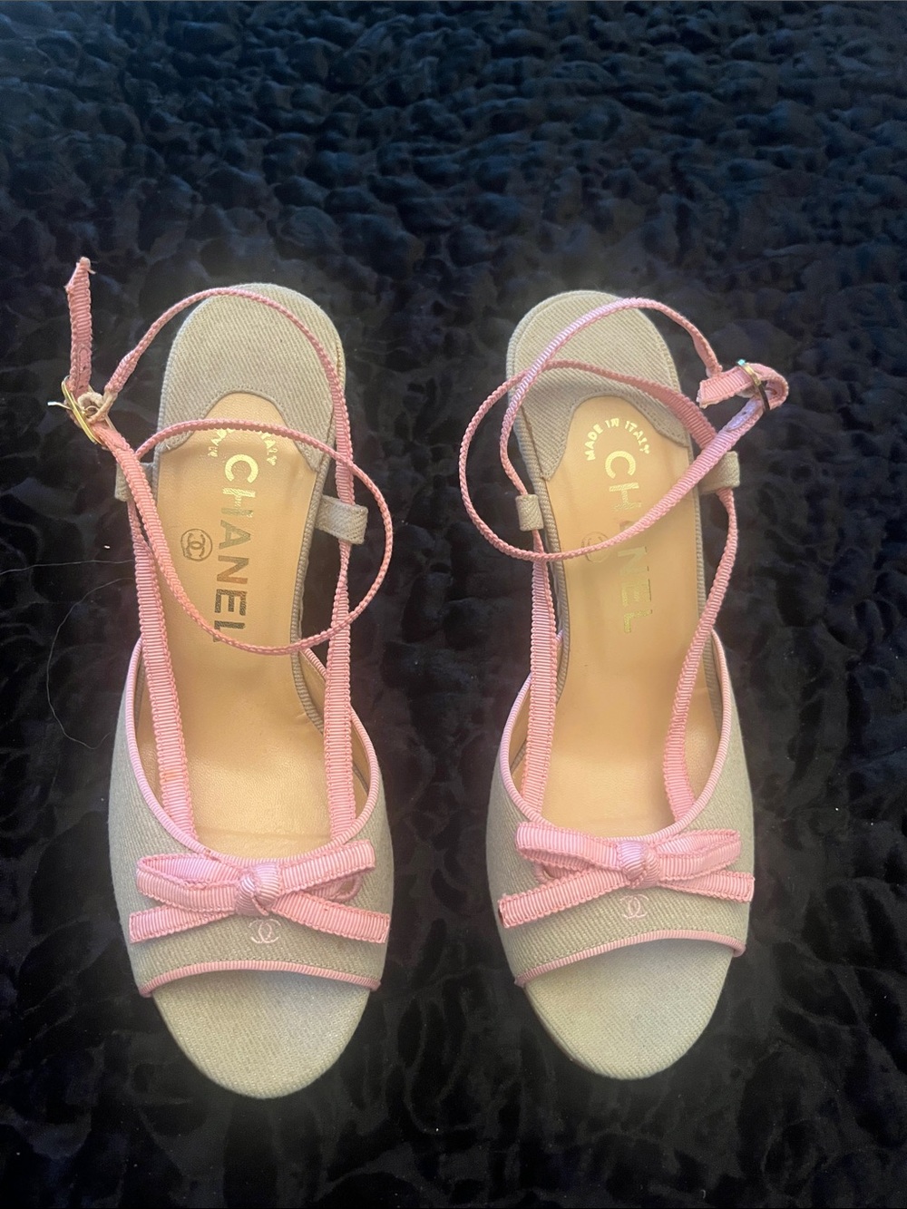 CHANEL Beige Canvas Sandals with Pink Trim and Bow